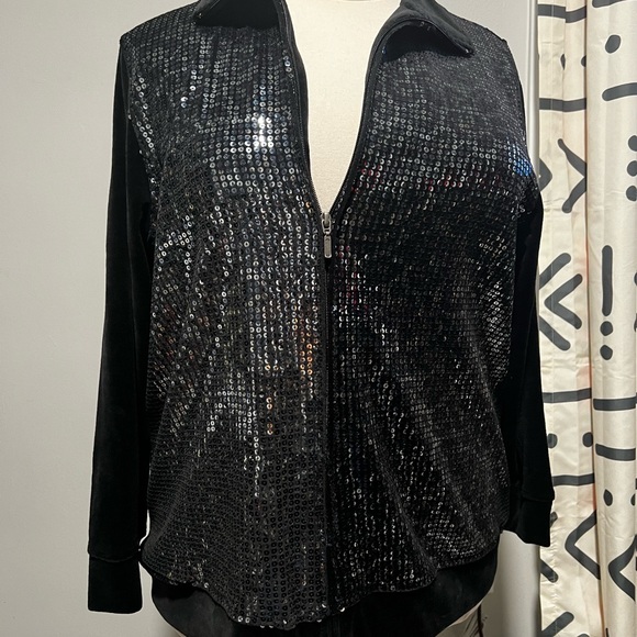 Plus Size Top - Picture 4 of 5